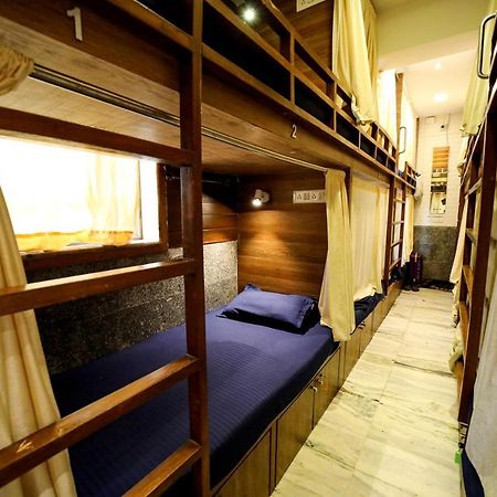 Maple Social Hubz-Hostel Mumbai  Buitenkant foto