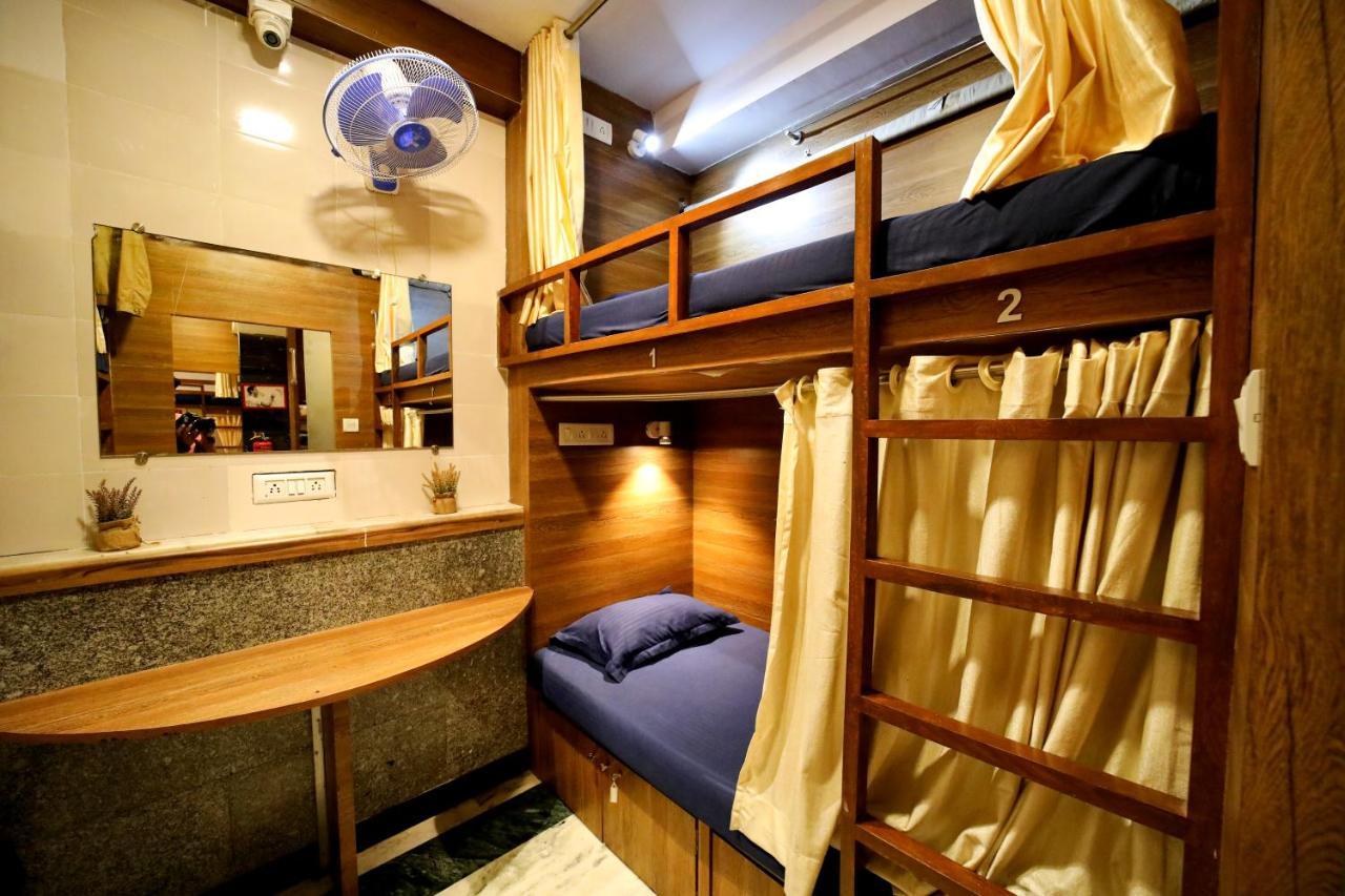 Maple Social Hubz-Hostel Mumbai  Buitenkant foto