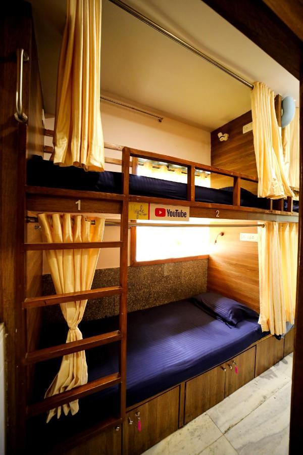 Maple Social Hubz-Hostel Mumbai  Buitenkant foto
