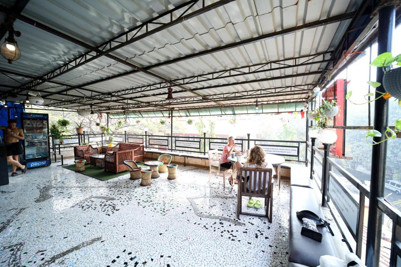 Maple Social Hubz-Hostel Mumbai  Buitenkant foto